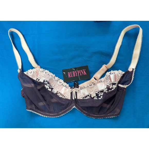 Ruby Pink Bra, NWT 32F. Beautiful lace and ribbon detail. - Picture 5 of 6